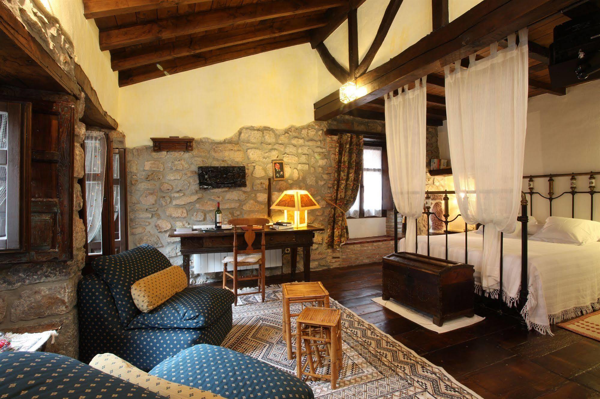 Hotel Casona D'alevia 3*