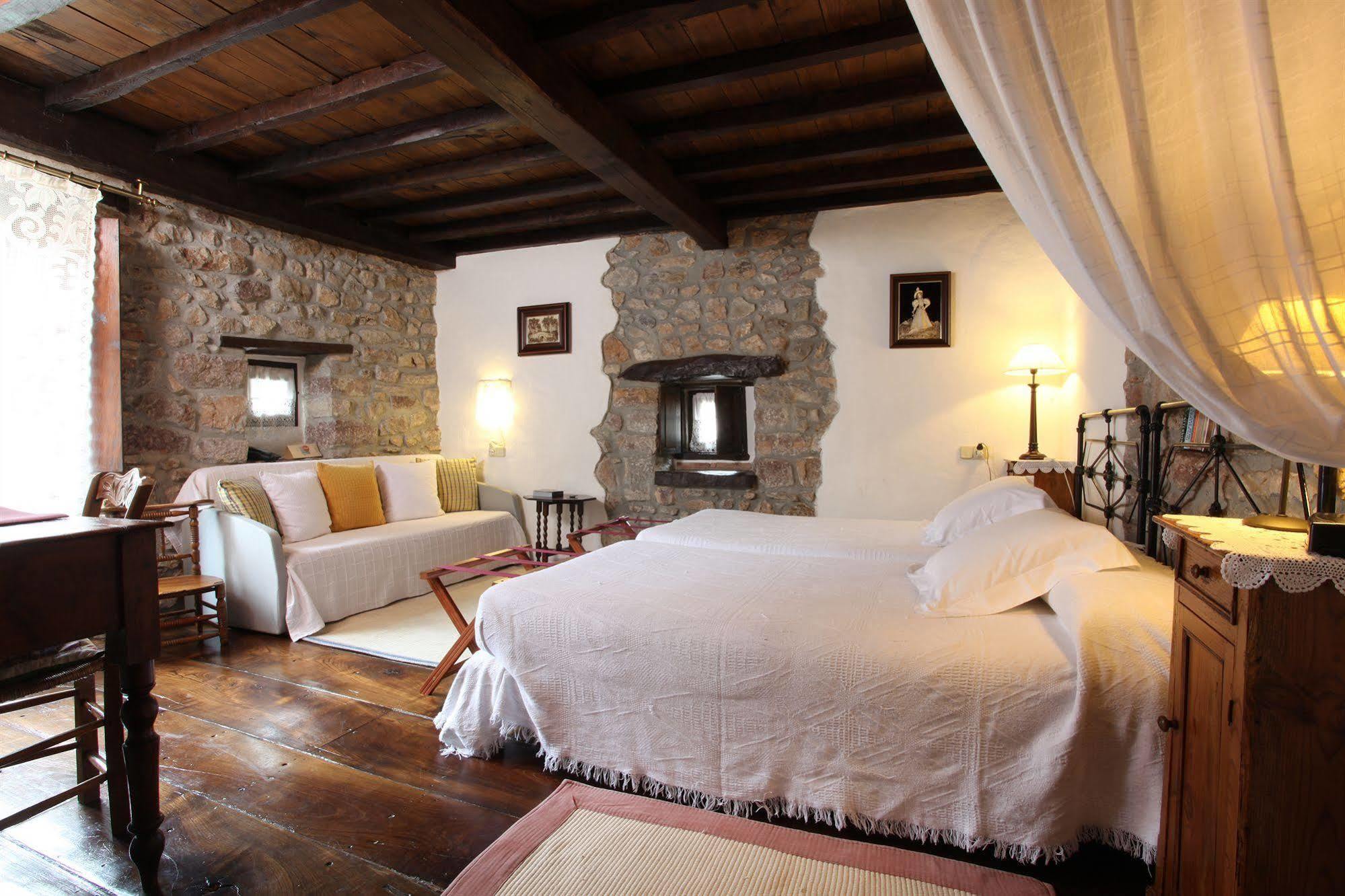 Hotel Casona D'alevia Abandames